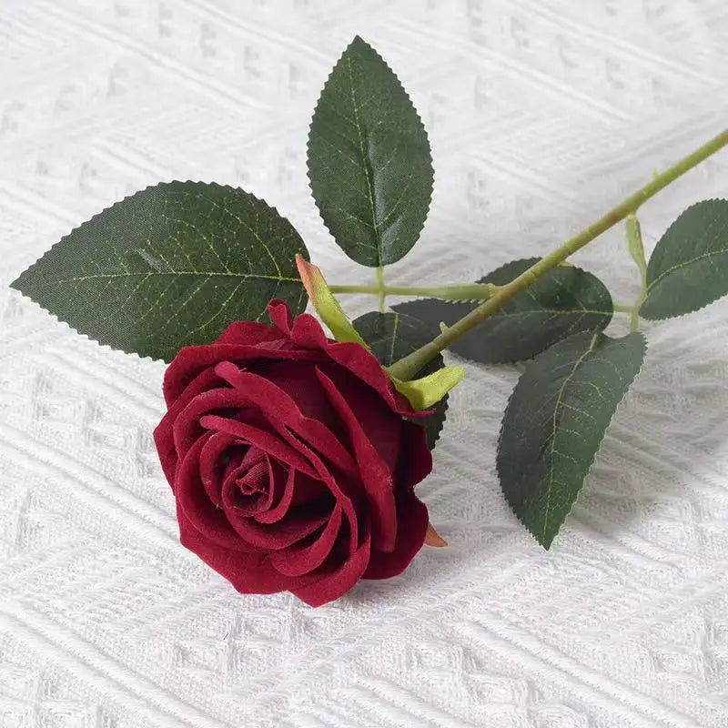 Künstlicher Roter Rosenzweig – Realistische Dekorative Rosen