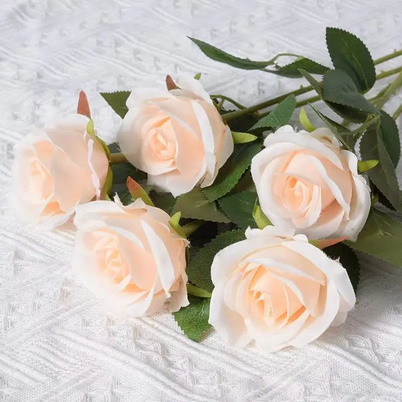 Künstlicher Roter Rosenzweig – Realistische Dekorative Rosen