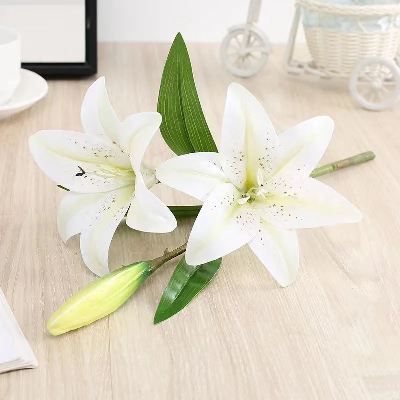 Künstliche Lilien mit 3 Blüten – Real-Touch Dekoblumen