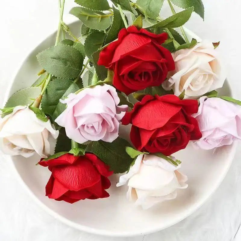 Künstlicher Roter Rosenzweig – Realistische Dekorative Rosen
