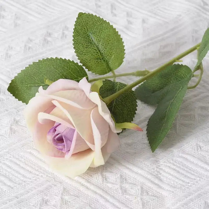 Künstlicher Roter Rosenzweig – Realistische Dekorative Rosen