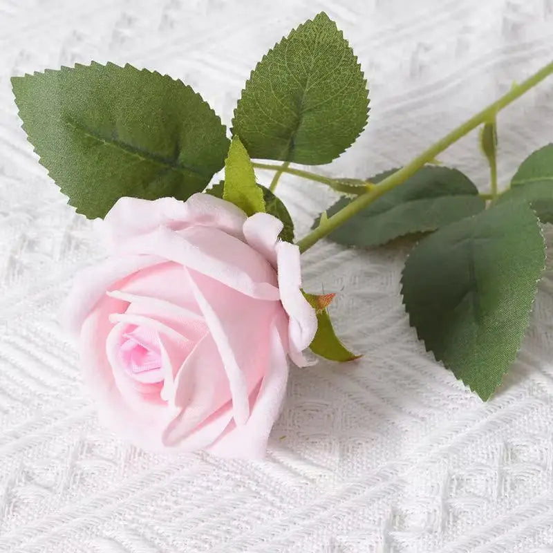 Künstlicher Roter Rosenzweig – Realistische Dekorative Rosen